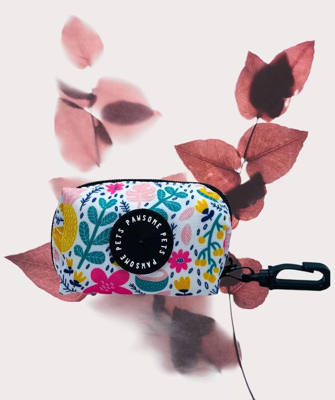 Pawsome Pets New York Waste bag holder-Wonderland — Obroże, smycze i szelki — photo 4