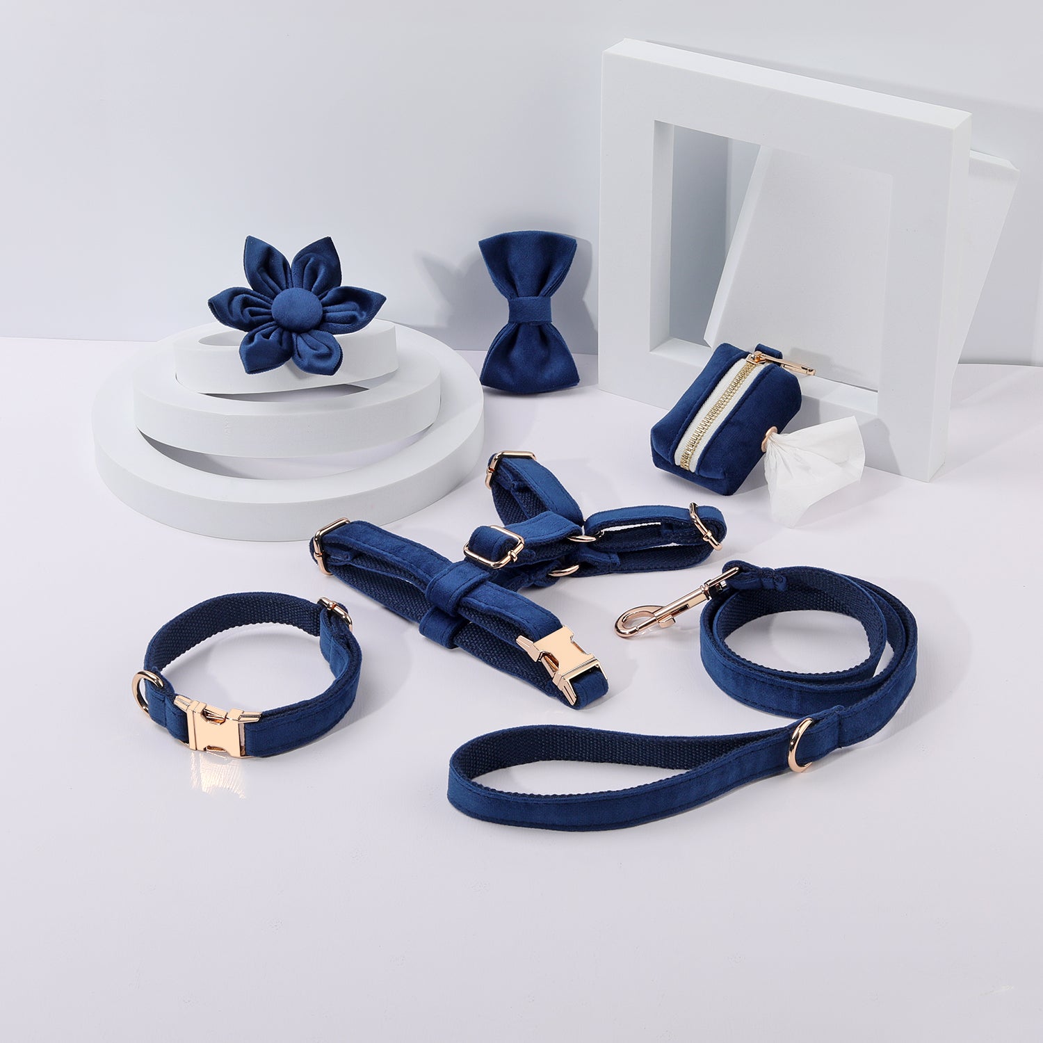 Pawsome Pets New York ENSEMBLE FLORAL STEP IN - BLEU ROYAL (6 pièces) — Colliers, laisses et harnais — photo 2